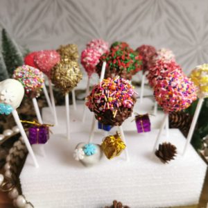 Twin Promo: Valentine’s Cake Pops and Brownies (Hands-on Baking Workshop)